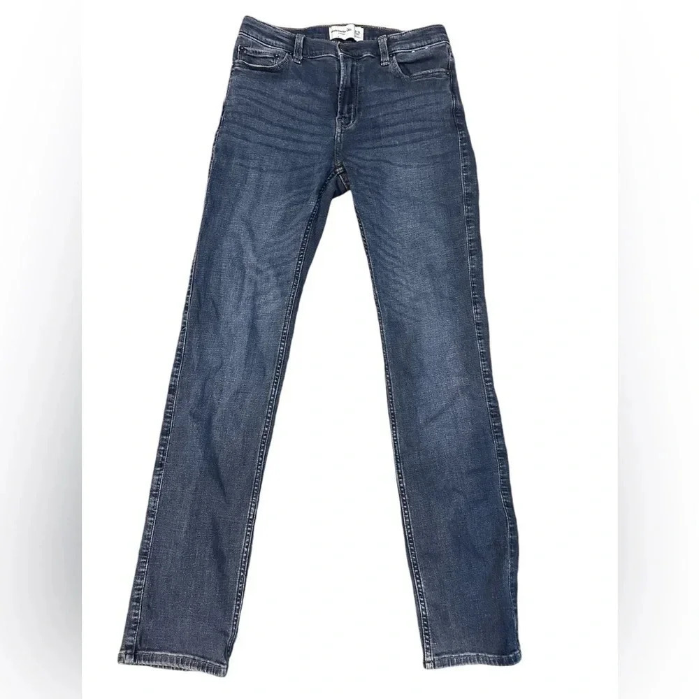 Abercrombie kids straight leg, high rise jeans.
Size 15/16 long.